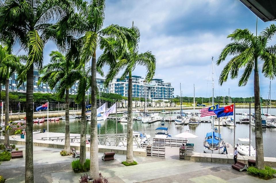 Seaview High Floor Teega Suite At Puteri Harbour Nusajaya  Kültér fotó