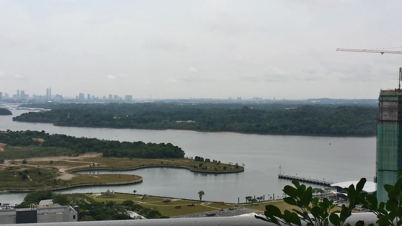 Seaview High Floor Teega Suite At Puteri Harbour Nusajaya  Kültér fotó