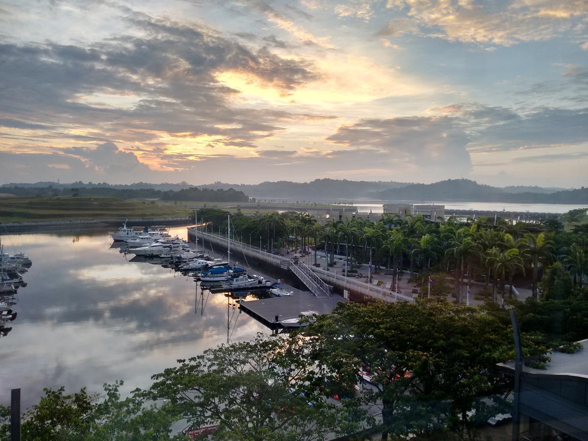 Seaview High Floor Teega Suite At Puteri Harbour Nusajaya  Kültér fotó